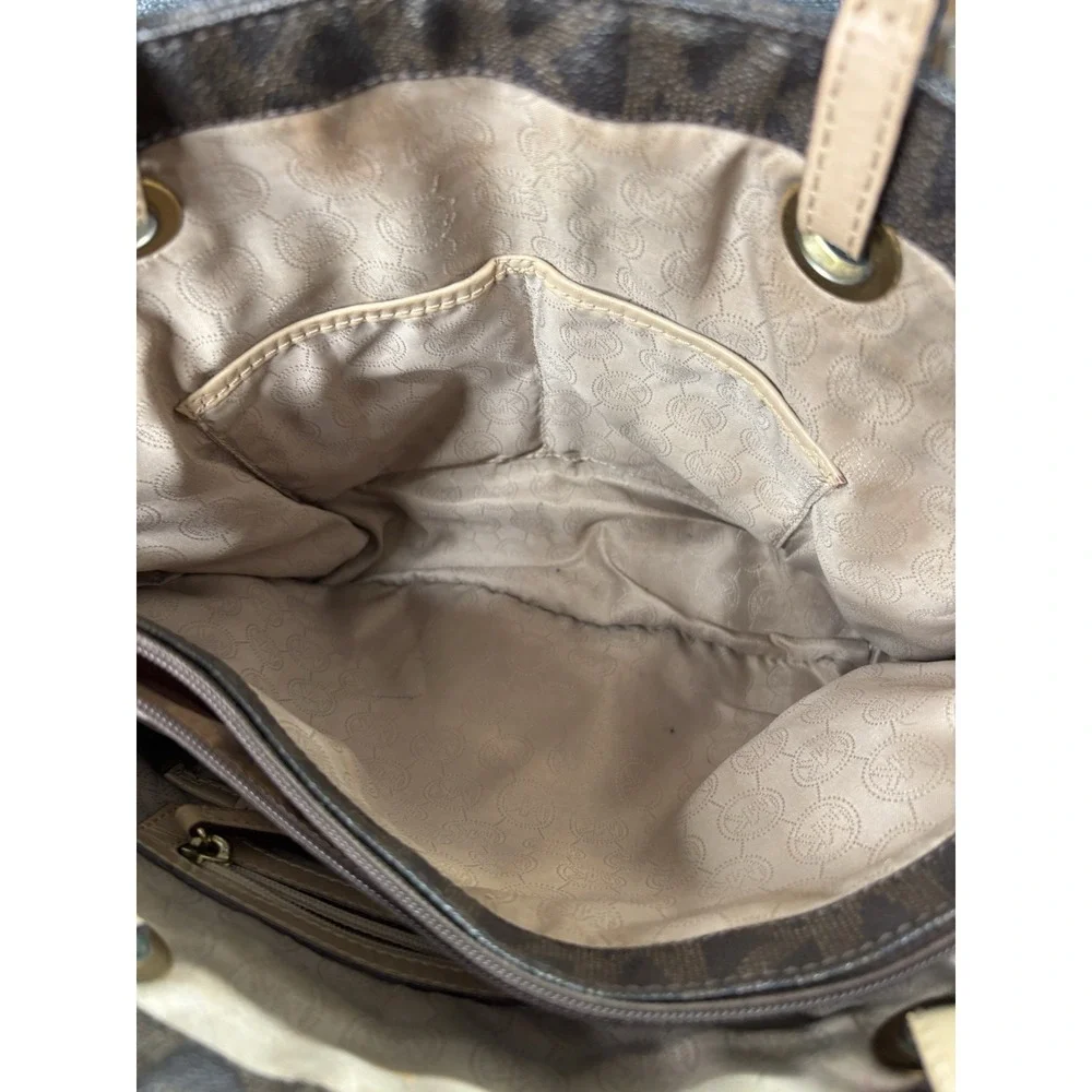Michael Kors Signature Jet Set Shoulder Bag  Brown Tote MK  Leather Monogram
